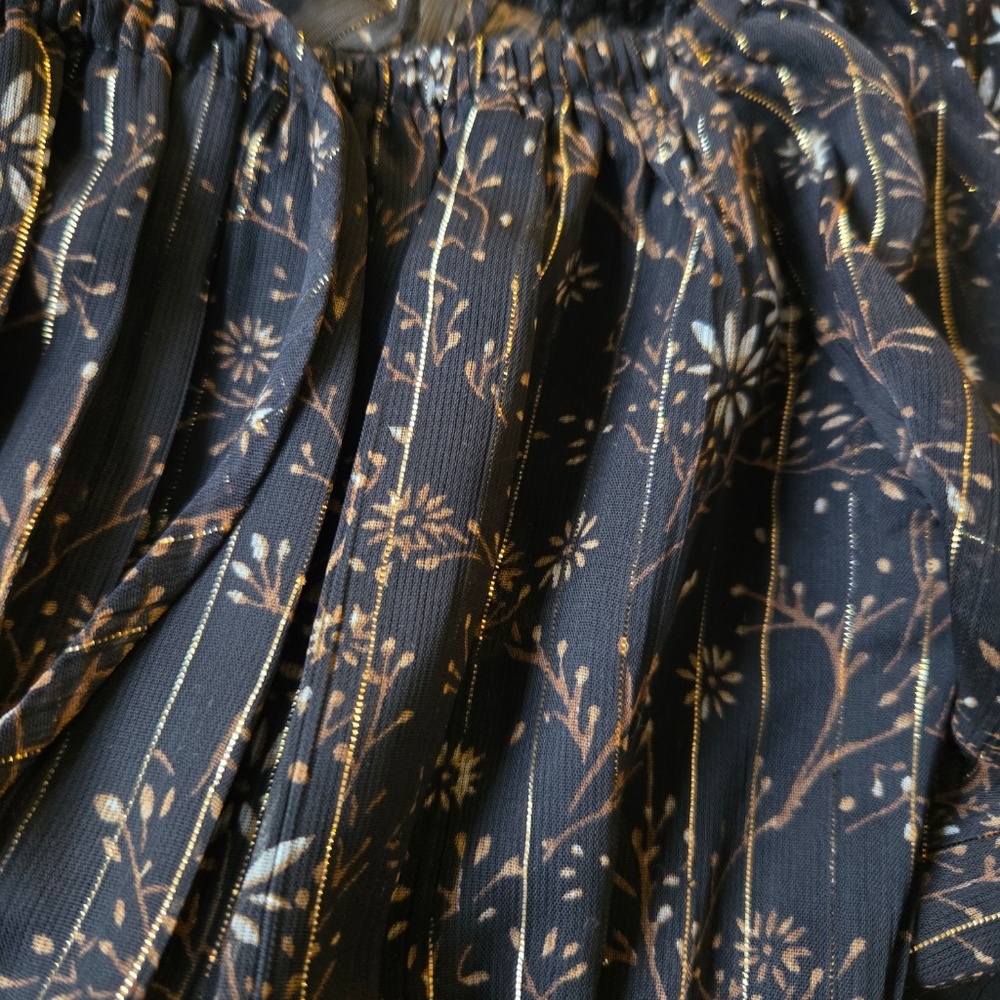 NSR Cropped Fitted Shimmery Top - Picture 6 of 13